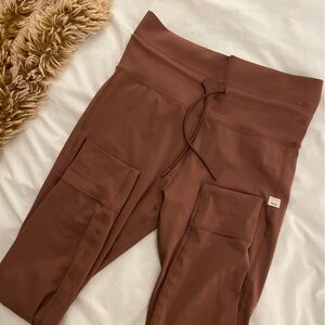 Vuori Daily Legging Hazelnut Medium
